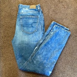 AMERICAN EAGLE OUTFITTERS ACID WASH MOM JEAN